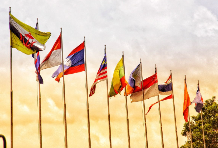  Akibat Dari Banyak Negara-Negara ASEAN yang Dilewati Jalur Lipatan adalah?