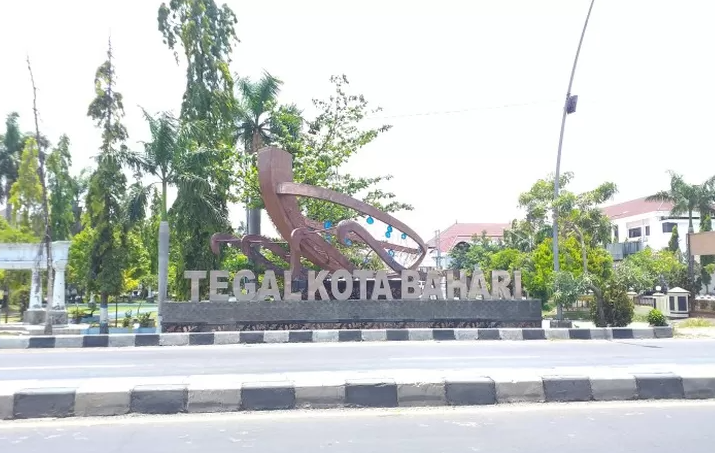 Kota yang dijuluki kota Bahari adalah