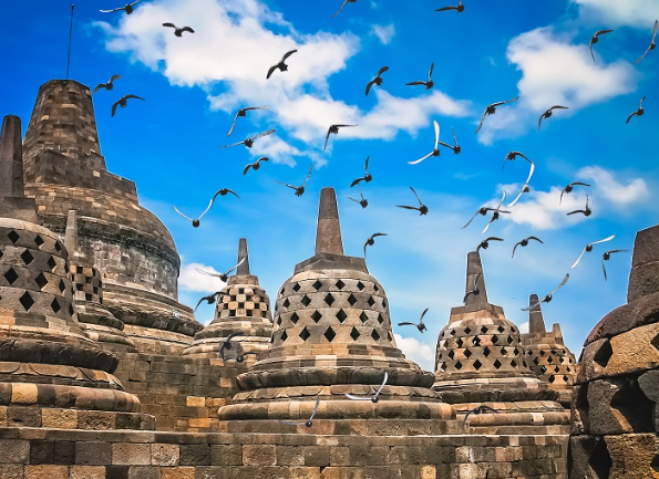 Teori Masuknya Hindu Buddha ke Indonesia