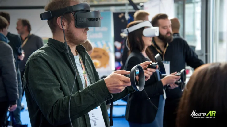 Menjelajahi Realitas Mempesona: Tinjauan Teknologi VR dan Dunia Virtual