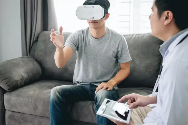Manfaat dan Risiko Penggunaan Teknologi VR