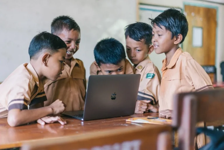 Pentingnya Pendidikan Digital dalam Pengembangan Anak