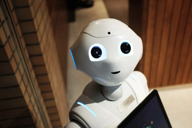 Peran Teknologi dalam Meningkatkan Interaksi Manusia dan Robot