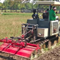 Revolusi Pertanian Melalui Teknologi Traktor