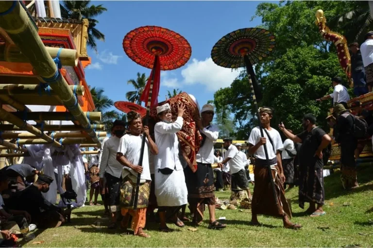 Sistem Teknologi Suku Bali Tradisi