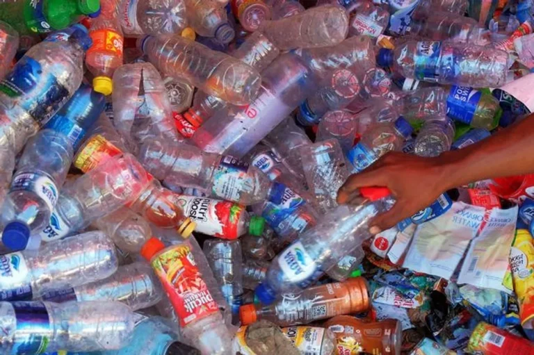 Tantangan dan Solusi Implementasi Teknologi Tepat Guna dari Botol Bekas